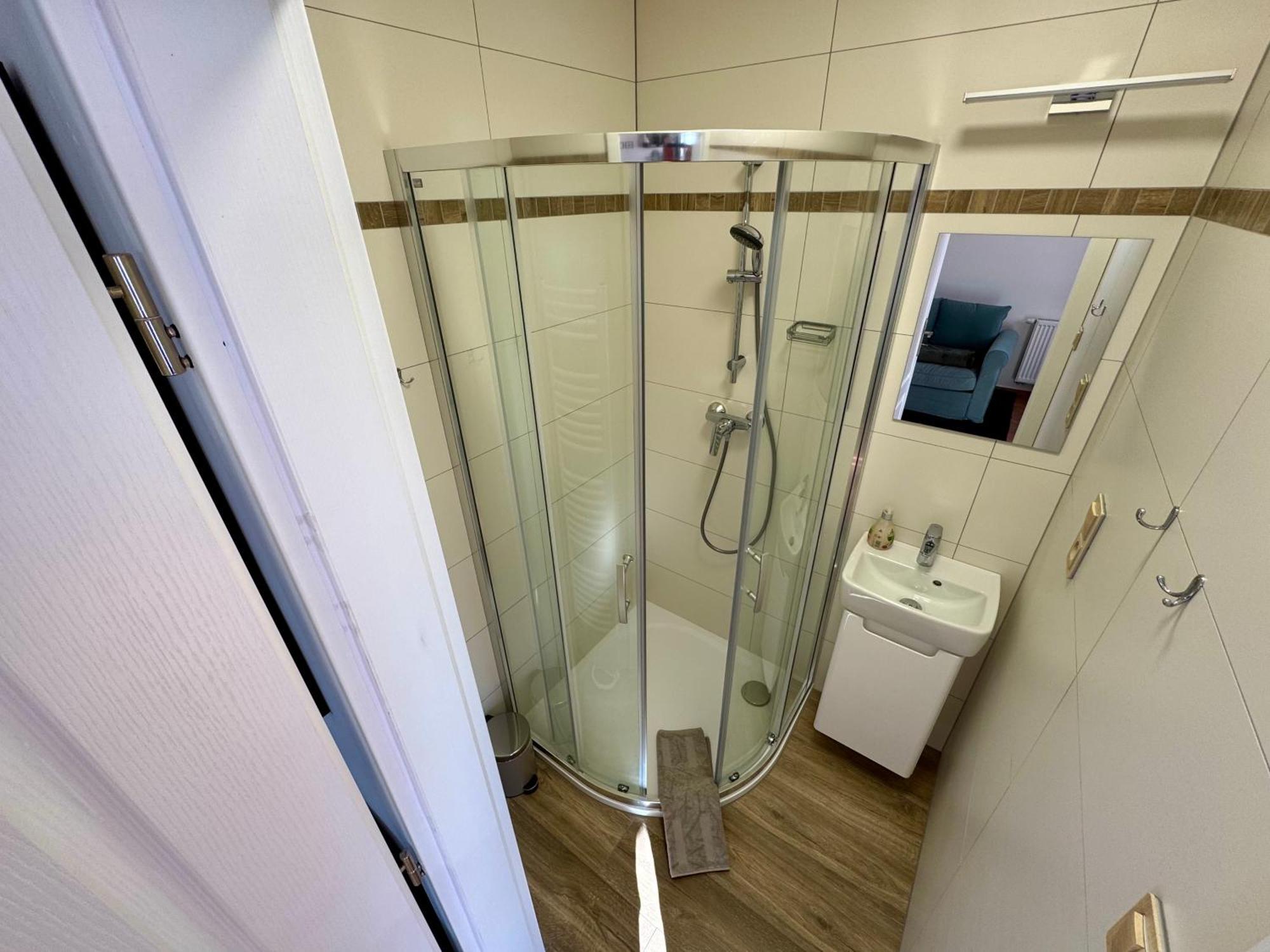 Krabicka K74 Hotel Jablonne v Podjestedi ภายนอก รูปภาพ